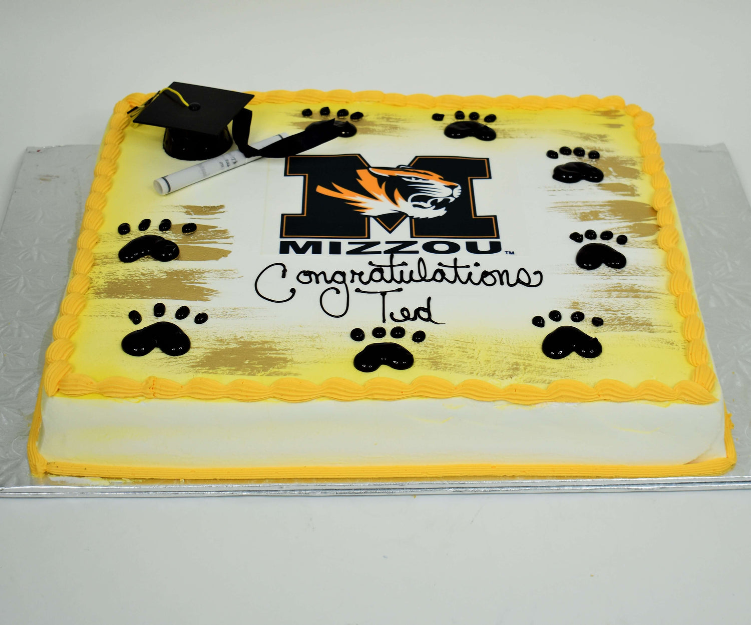 McArthur's Bakery Graduation Cake With Mizzou Theme (University of Missouri)