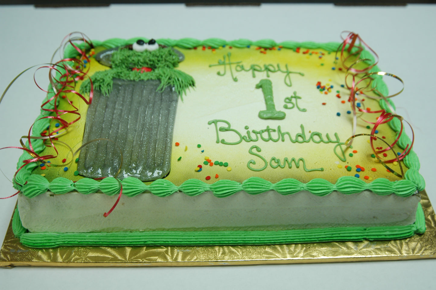 McArthur's Bakery Custom Cake with Oscar The Grouch 